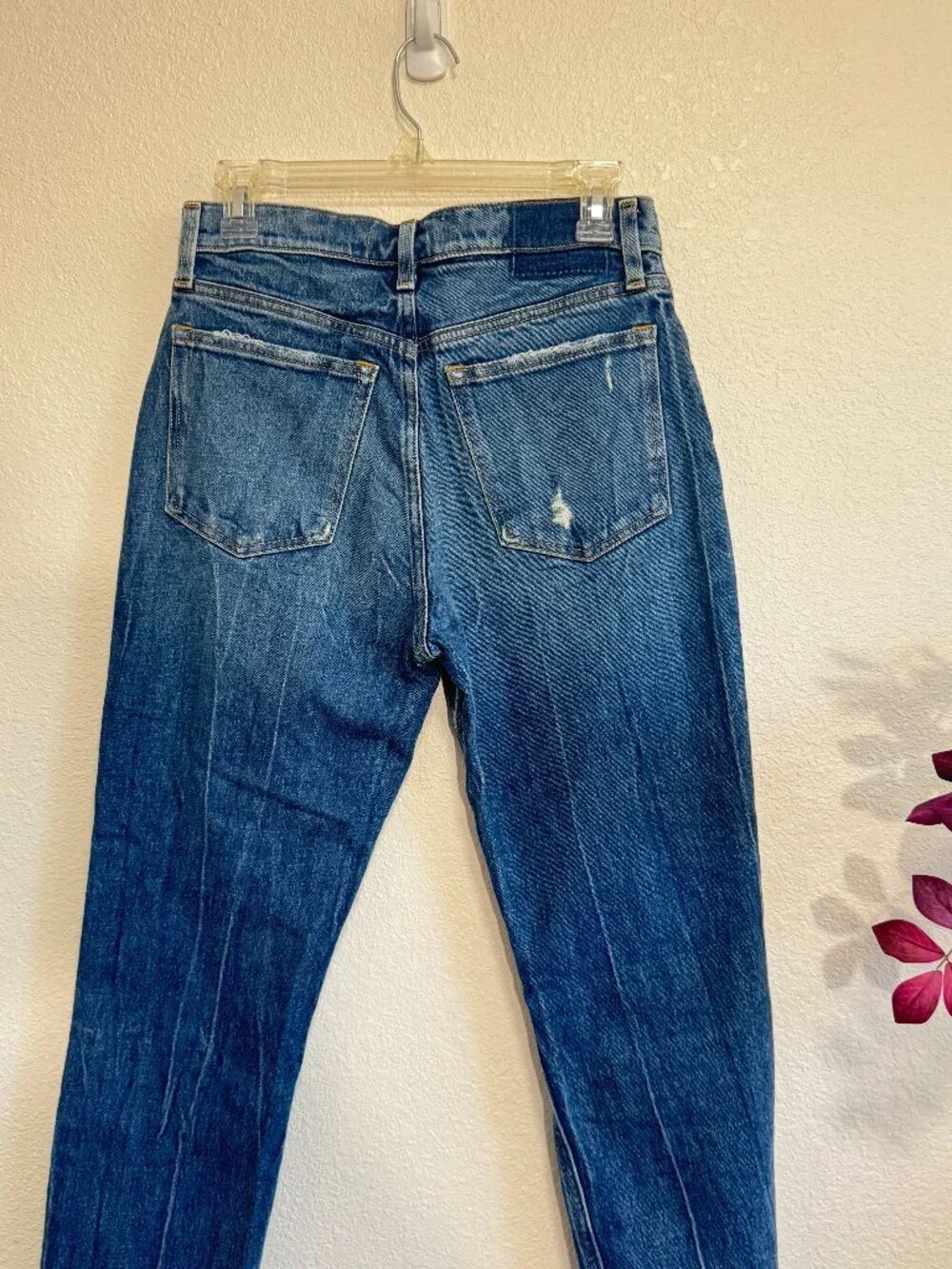 ☀️ NEW ABERCROMBIE & FITCH Dark Wash Distressed High Rise Mom Jeans 28 Short - Picture 2 of 10